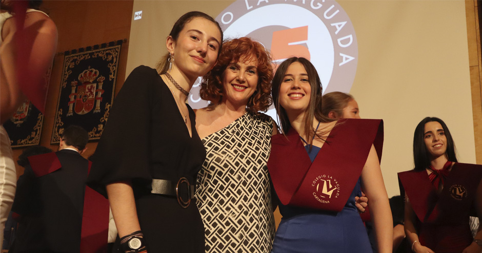 🎓 Graduación 2.º de Bachillerato – Promoción 2025 ✨